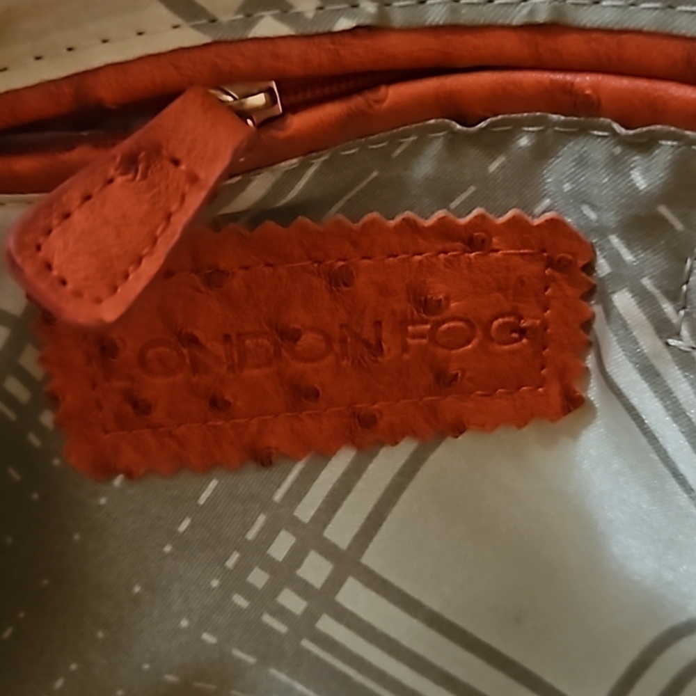 LONDON FOG 1990s Coral Faux Ostrich Shoulder Bag - Picture 12 of 12